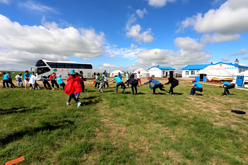 呼倫貝爾會議草原拔河